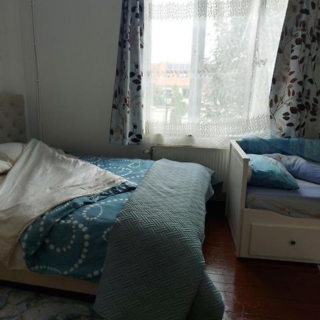 Belle Chambre Dans Un Quartier Calme Anderlecht Exterior foto
